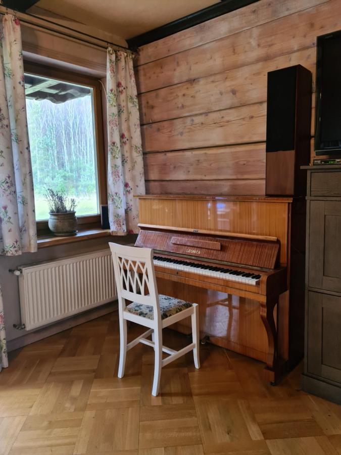 Dworek Ogrodniki: Rustic Retreat with Pool, Sauna, and Lakeside Charm Tuczna Exterior photo